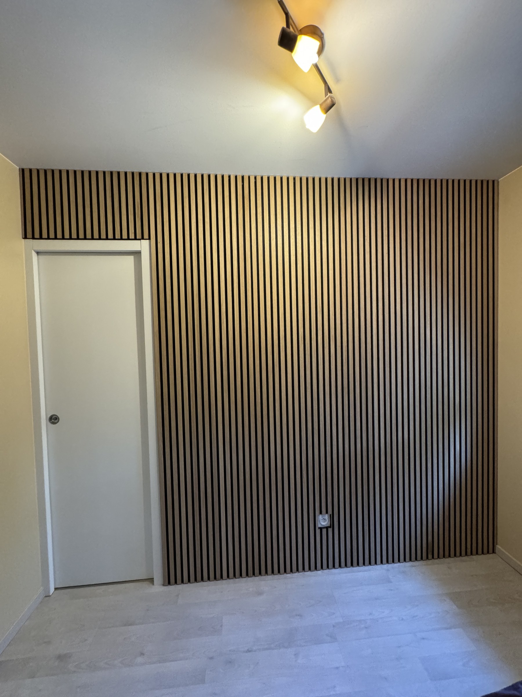La cloison côté chambre après les travaux