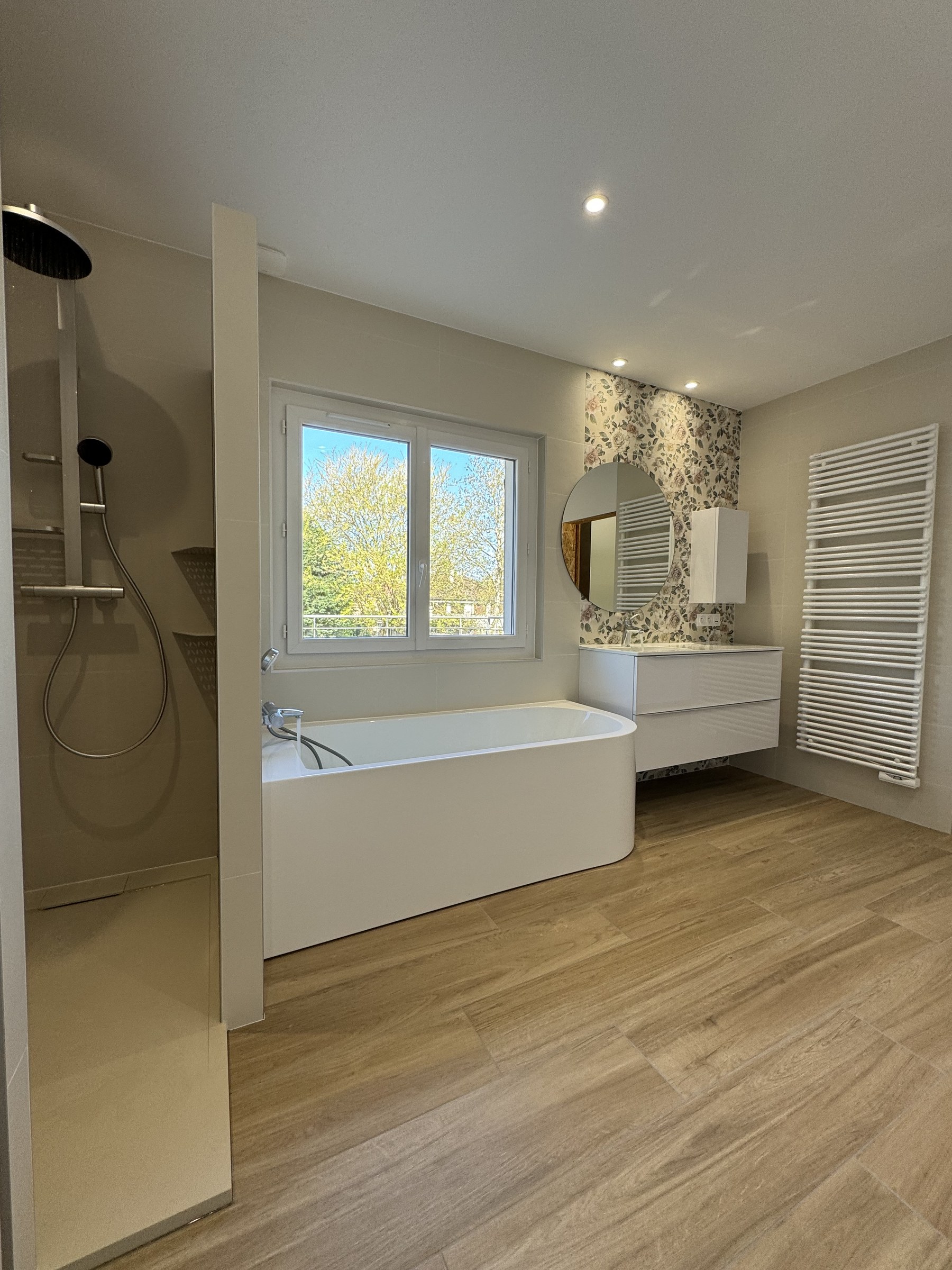 Baignoire et meuble vasque à Crémieu