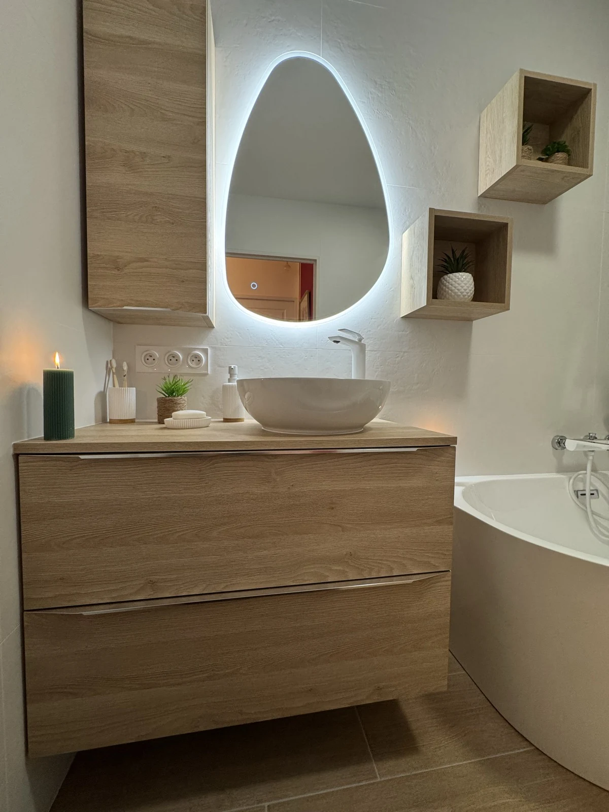 Le meuble vasque et ses rangements — Lyon 7e
