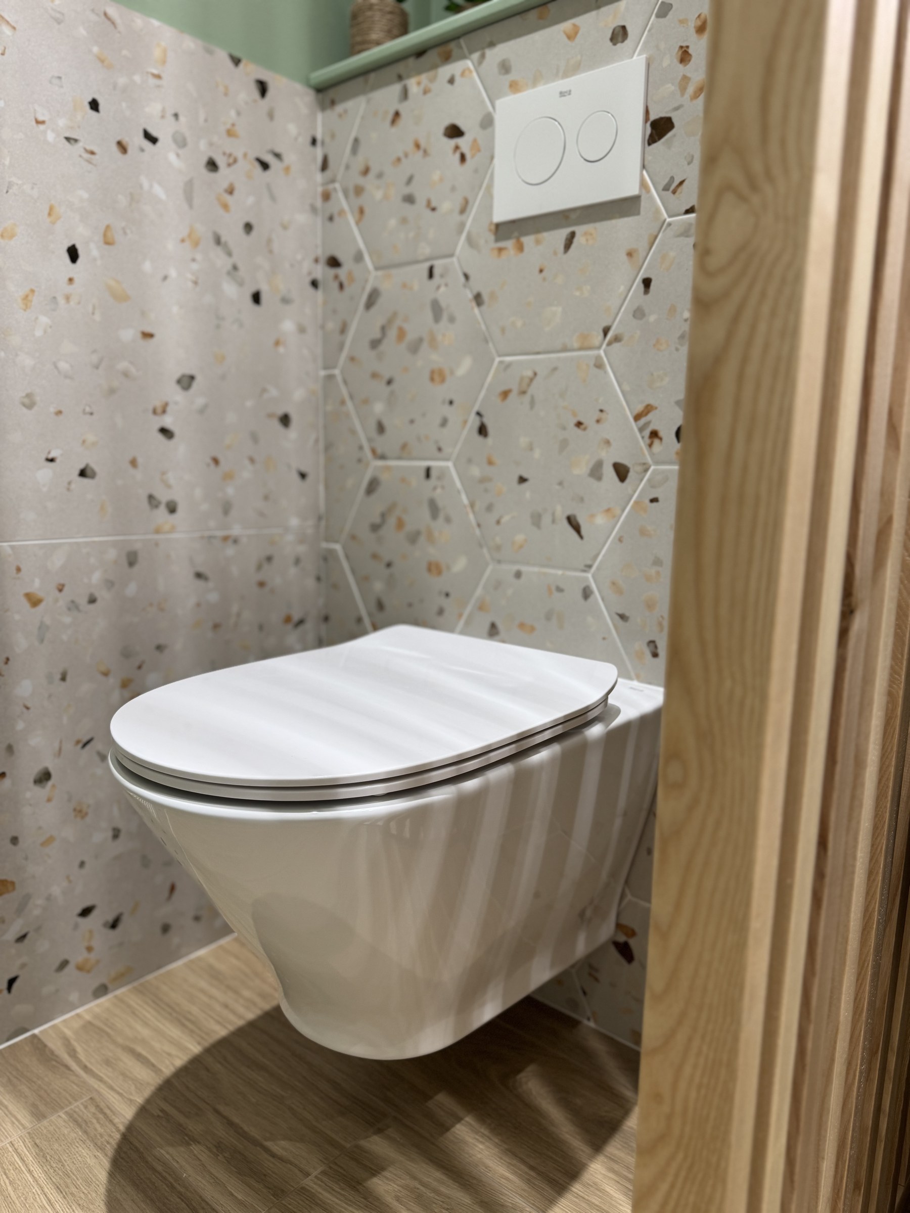 Le coin WC derrière le claustra