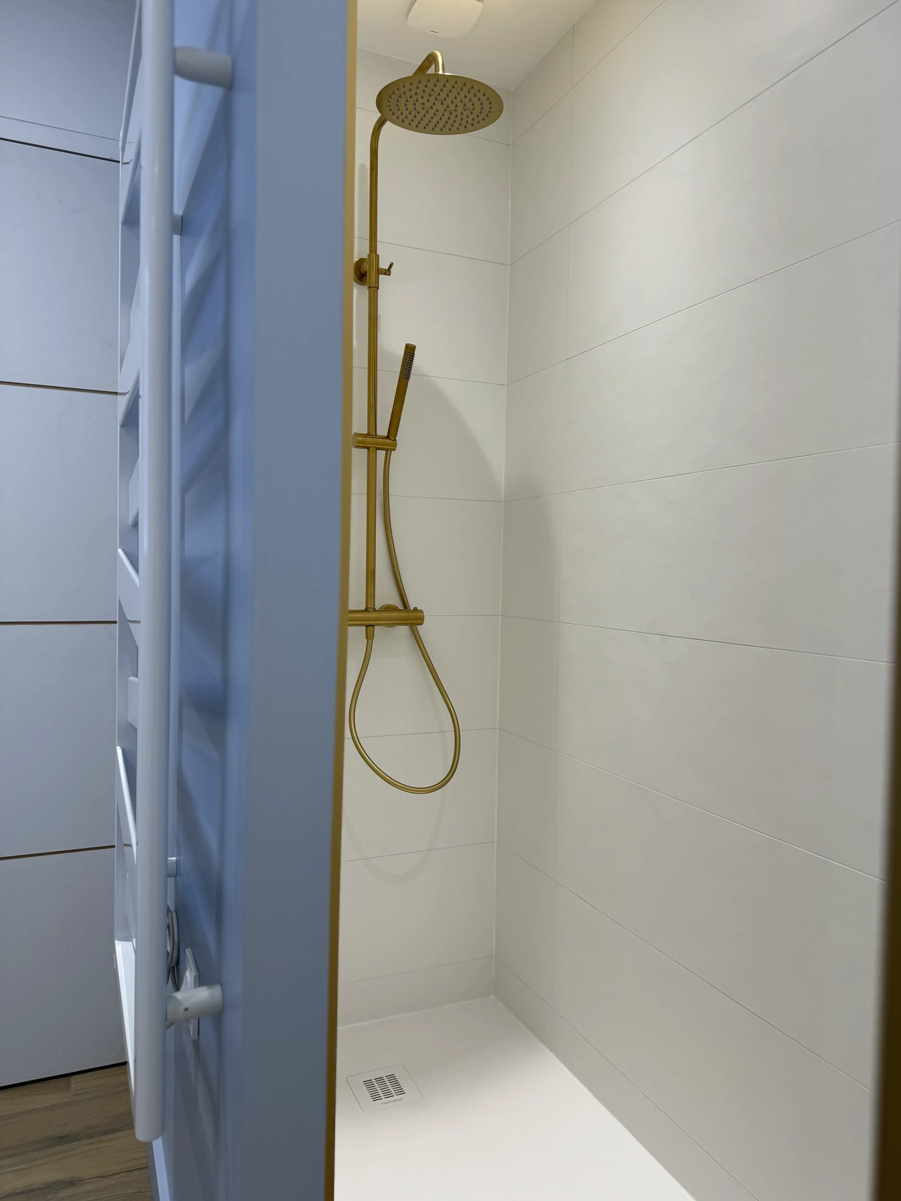 L’espace douche à Meyzieu