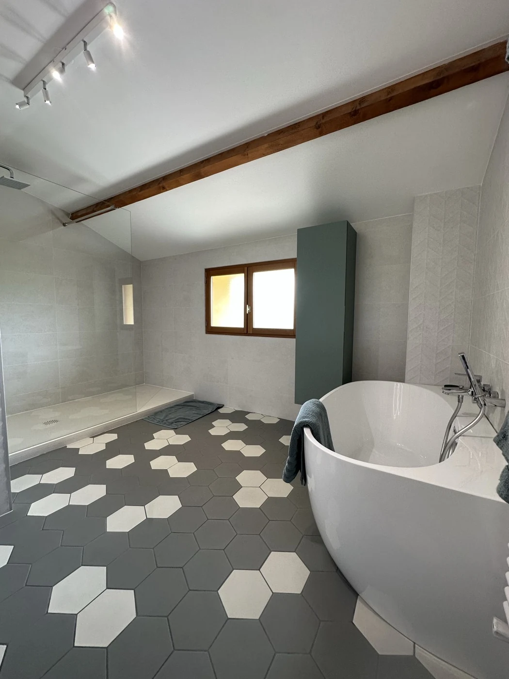 La baignoire sous les toits — Saint-Pierre-de-Chandieu